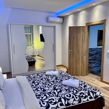 Ferienwohnung Hugo Bianca Lux Belgrad Exterior foto